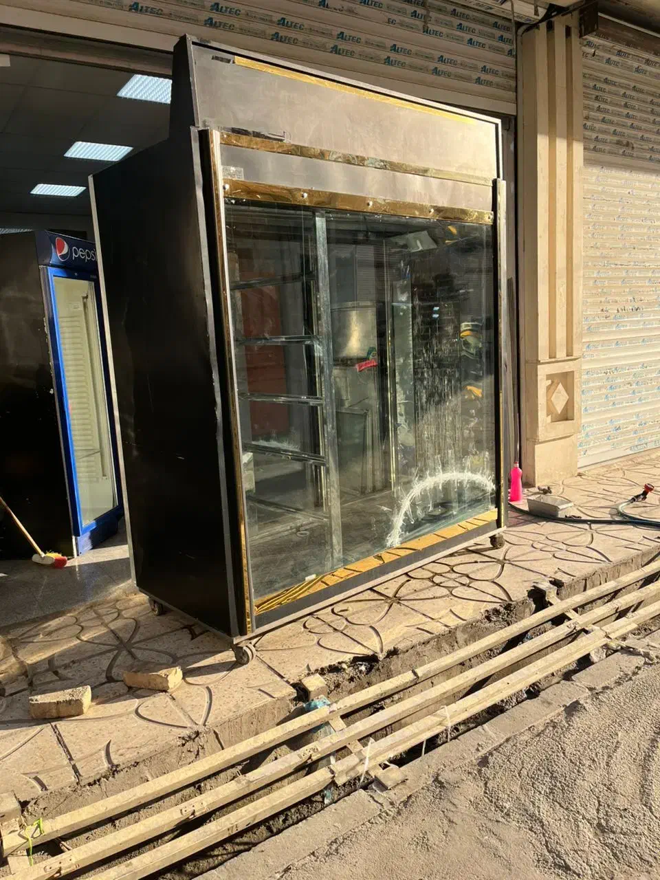 یخچال لاشه خور قصابی درحد نو نو|فروشگاه و مغازه|تهران, فلسطین (میدان انقلاب)|دیوار