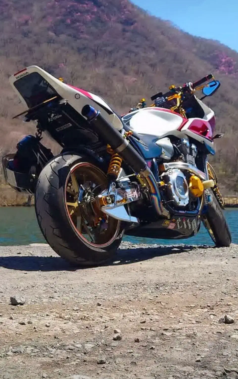 عنا|موتورسیکلت|ناغان, |دیوار