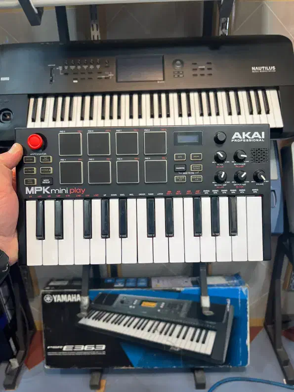 میدی کنترولر|پیانو، کیبورد، آکاردئون|ارومیه, |دیوار