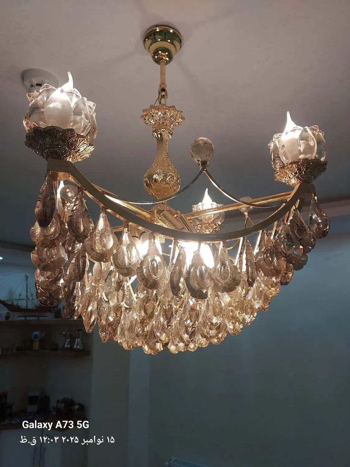 2 عدد لوستر|لوستر و چراغ آویز|شاهین‌شهر, شهرک هشت بهشت|دیوار