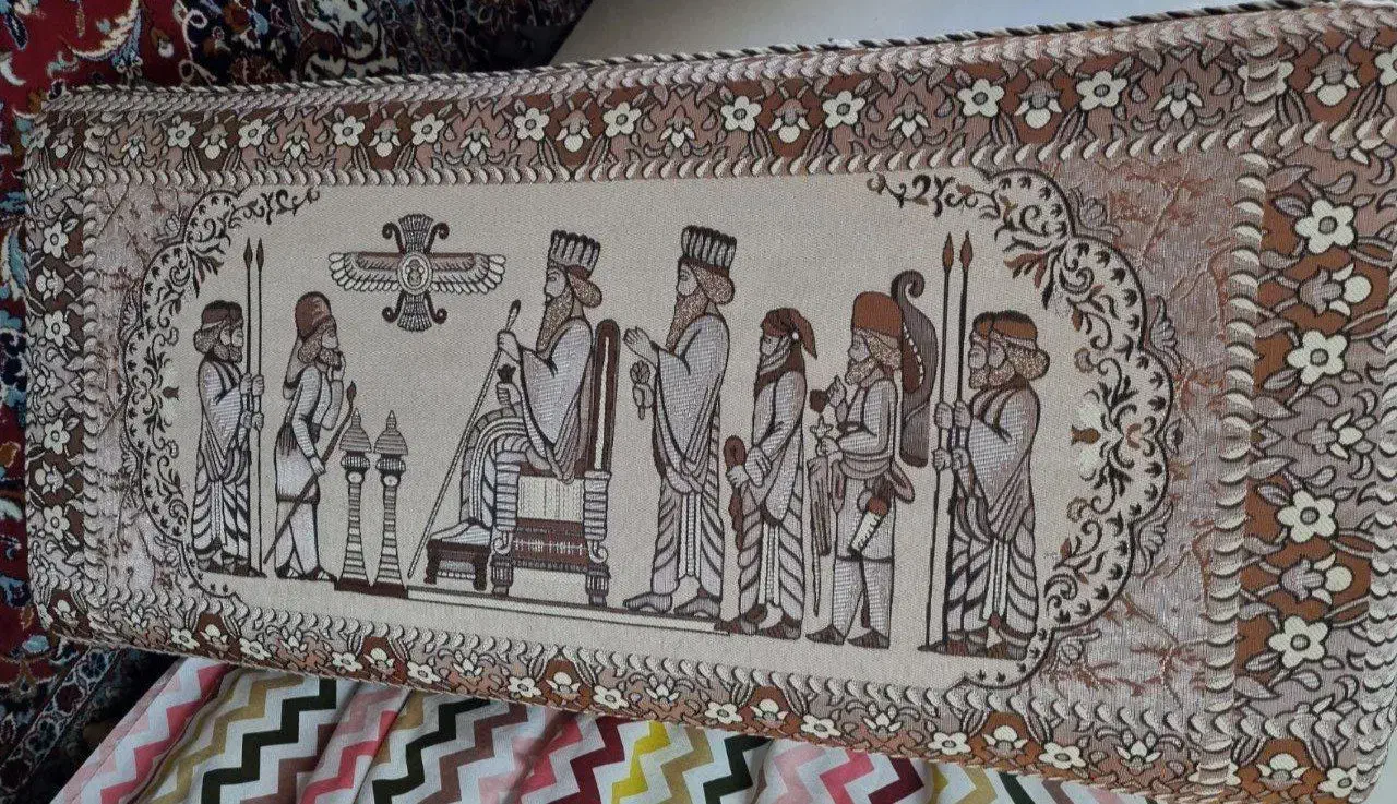 پشتی هخامنش|پشتی|زاهدان, |دیوار