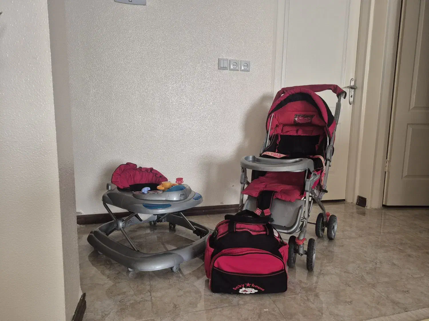 کالسکه و روروک|کالسکه و لوازم جانبی|شاهینشهر, بنیاد ازدواج|دیوار