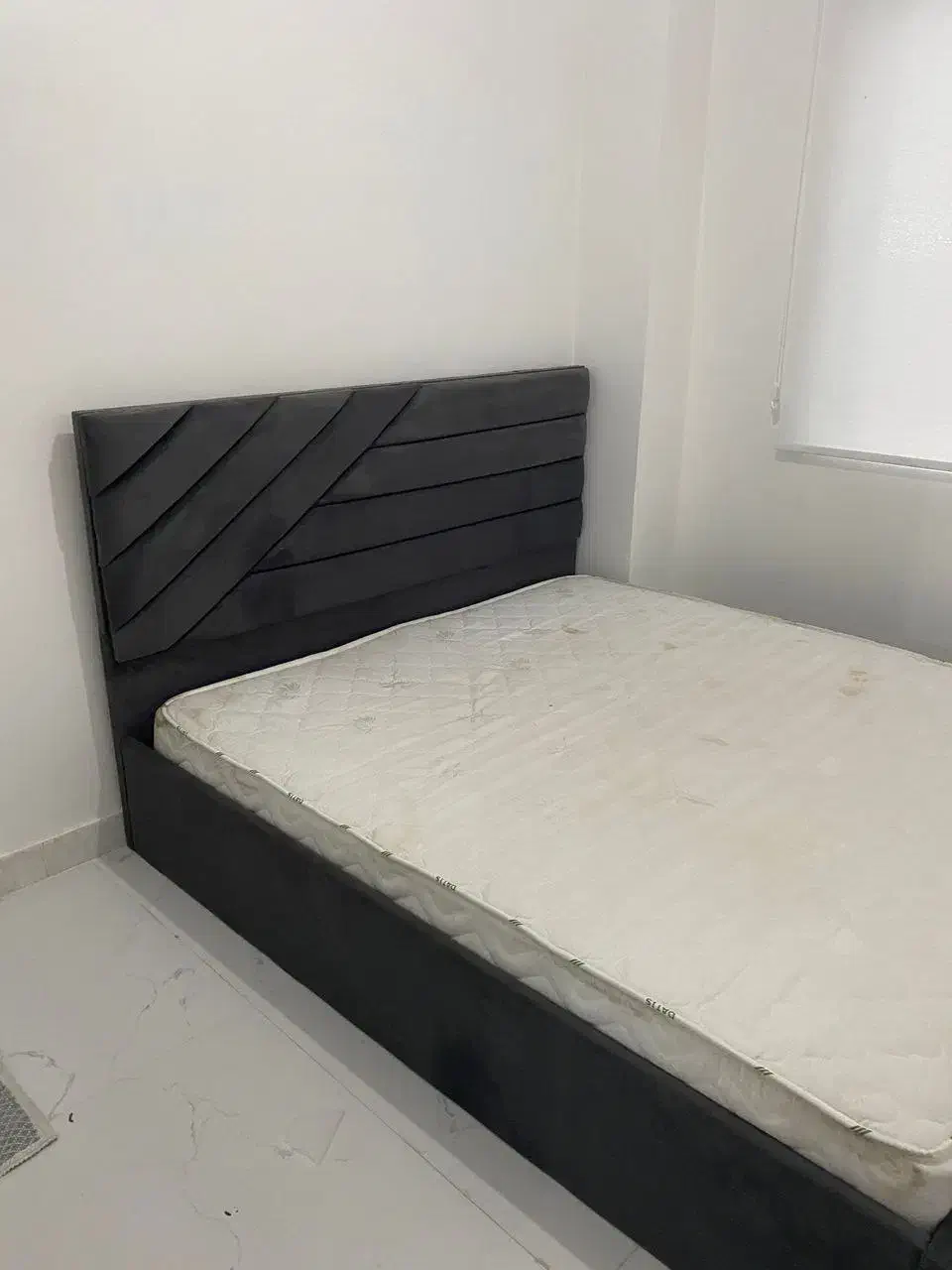 تختخواب دونفره|تخت و سرویس خواب|نور, |دیوار