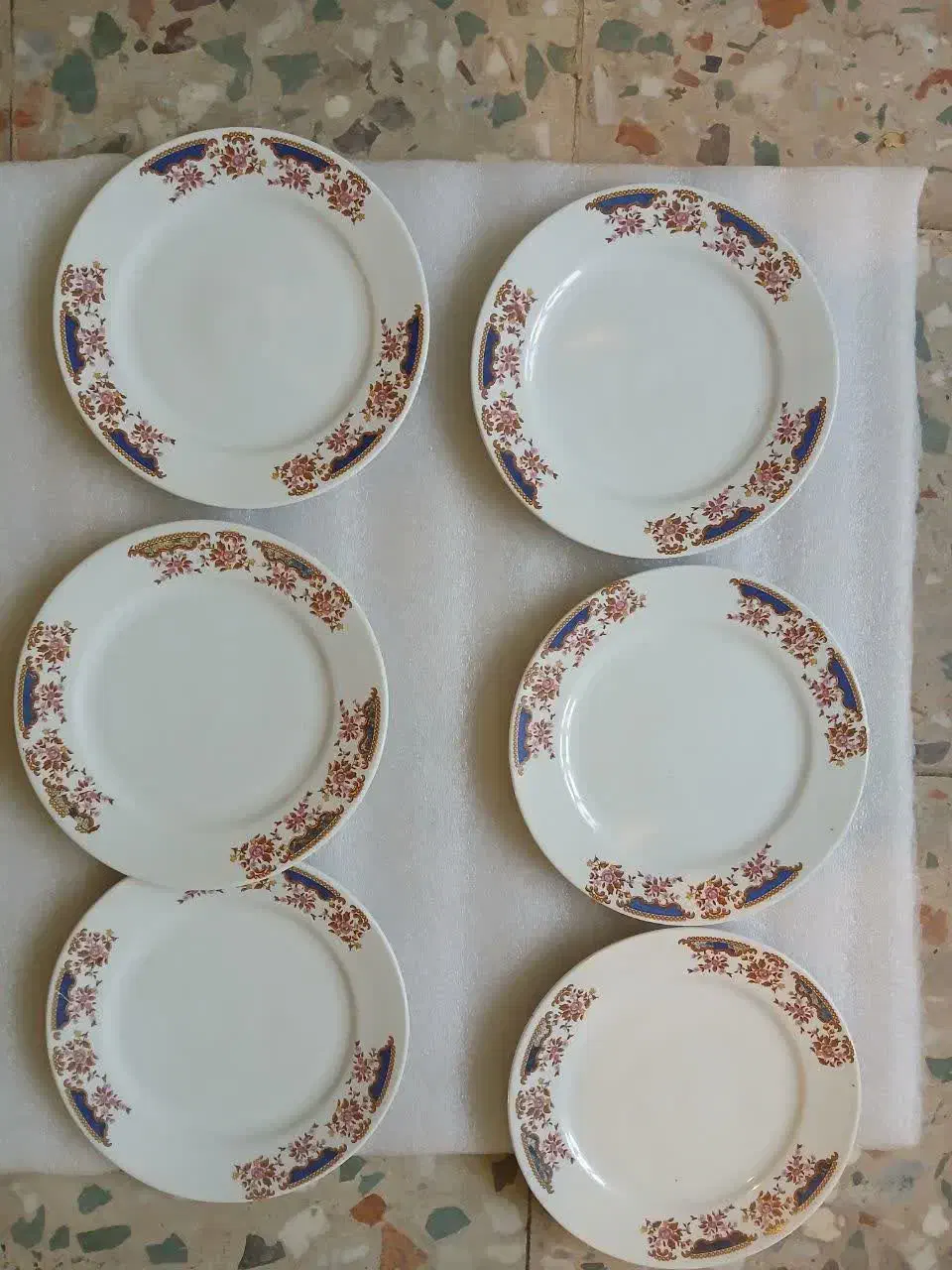 ظروف چینی کم کارکرد|ظروف سرو و پذیرایی|هشتگرد, مدرس|دیوار