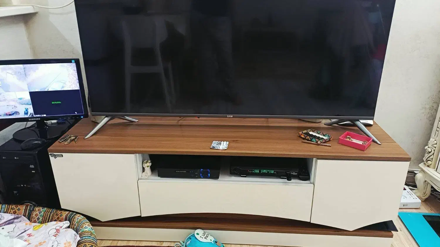 میز تلویزیون و کنسول و آینه|میز تلویزیون|تهران, صادقیه|دیوار