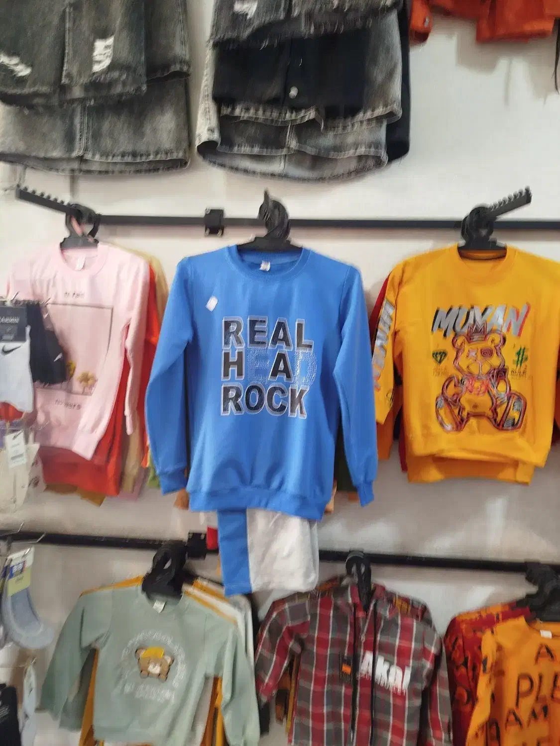 حراج دورس 3 نخ بچگانه|کفش و لباس بچه|خرم‌آباد, |دیوار