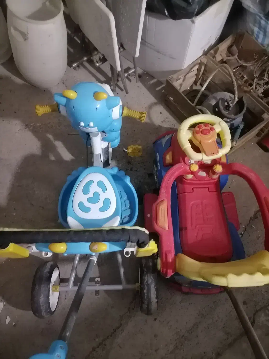 اسباب بازی سه چرخه|اسباب‌بازی بچه|آمل, |دیوار