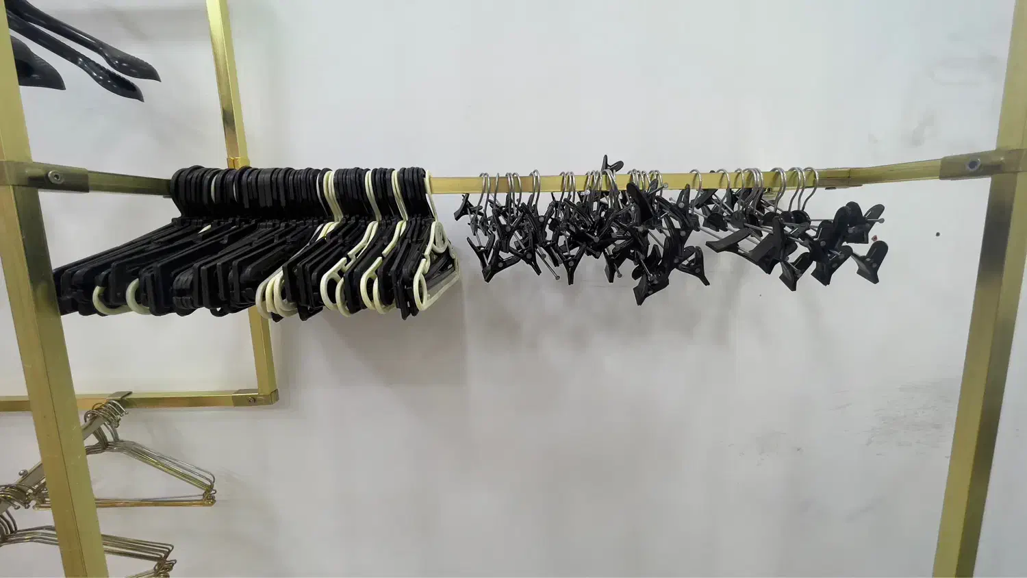 چوب رختی|بندرخت و رخت‌آویز|اردبیل, |دیوار