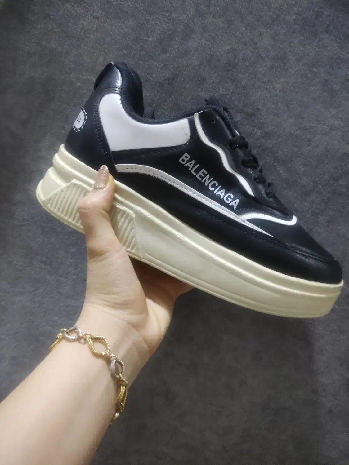 حراج کفش عمده و تک دخترانه پسرانه بچه گانه|کیف، کفش، کمربند|مسجد سلیمان, |دیوار