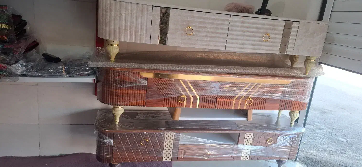 میز تلوزیون به دلیل جمع کردن مغازه|میز تلویزیون|جهرم, |دیوار