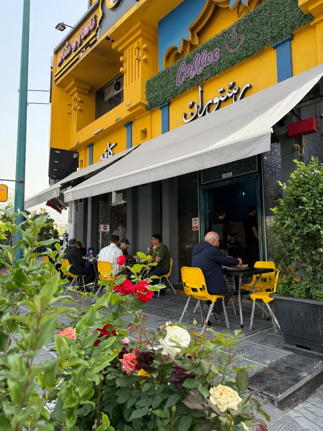 سالنکار آقا جهت کار در رستوران|استخدام خدمات فروشگاه و رستوران|تهران, پونک|دیوار