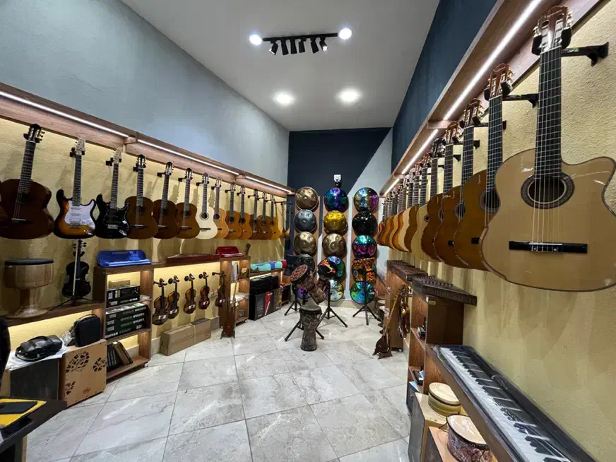 گیتار کلاسیک تاپسان اصل با تضمین کیفیت|گیتار، بیس، امپلیفایر|قزوین, |دیوار