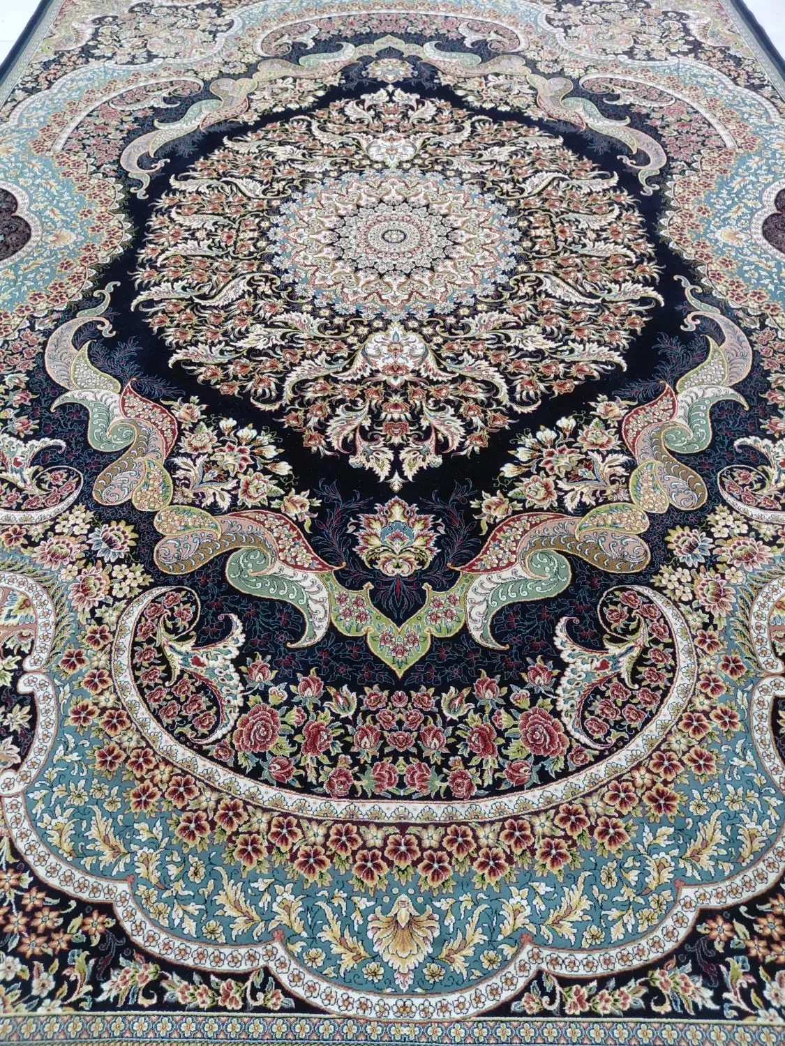 سه تخته ۱۲ متری ضخیم با تراکم|فرش|ورامین, خیر آباد|دیوار