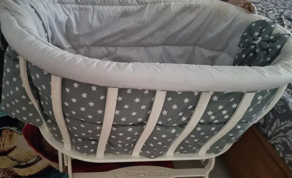 تخت و گهواره کاملا نو|تخت و صندلی بچه|فولادشهر, C7|دیوار