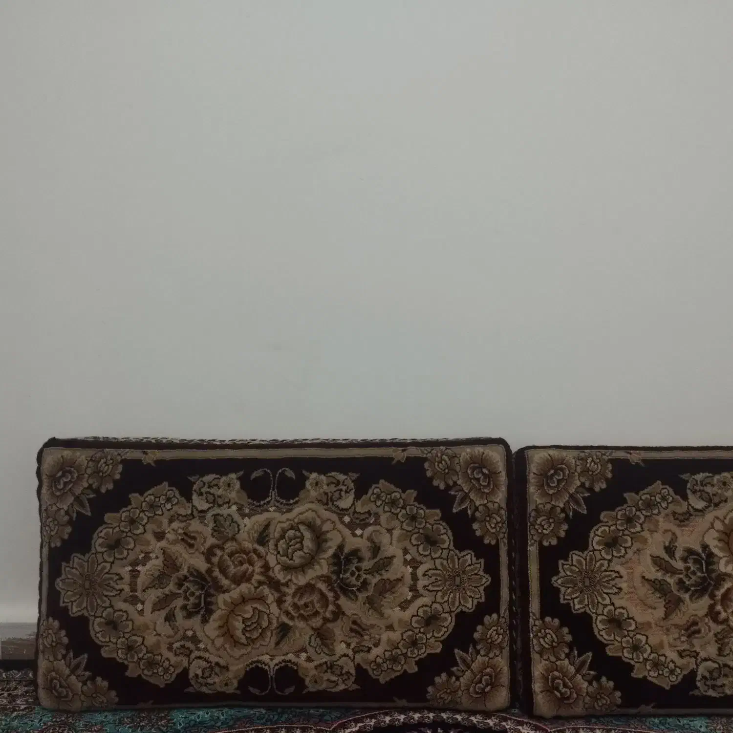 پشتی گل برجسته|پشتی|سنندج, |دیوار