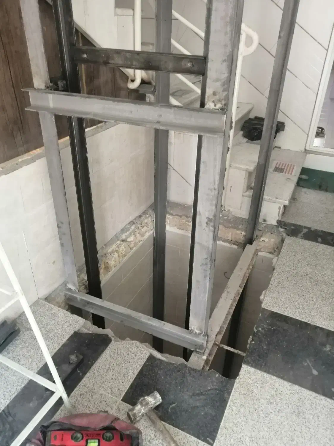 دستیار آسانسور|استخدام صنعتی، فنی، مهندسی|لنجان, |دیوار