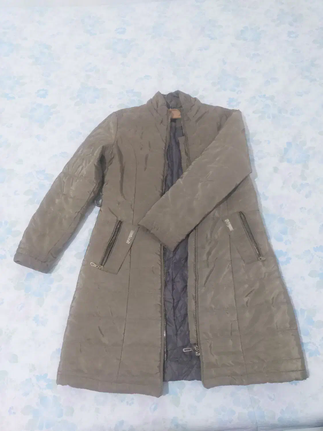 کاپشن|لباس|مهاباد (آذربایجان غربی), |دیوار