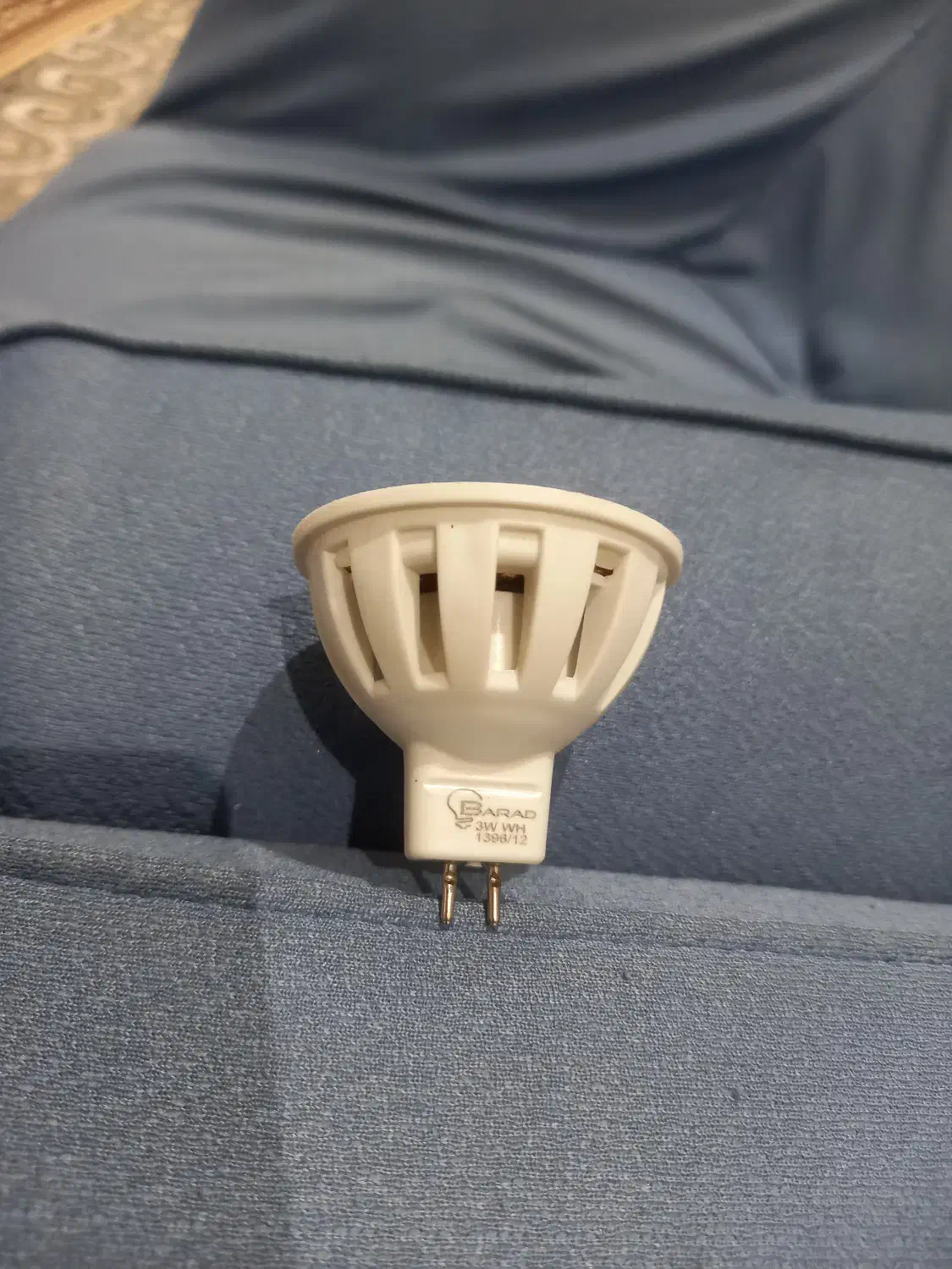 ۱۷ عدد لامپ هالوژن ۳w|لامپ و چراغ|بهارستان, |دیوار