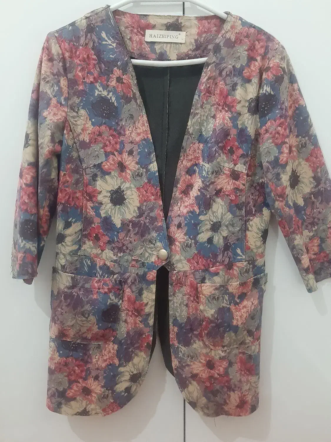 کُت مانتو هودی پیراهن|لباس|رشت, سعدی (تختی)|دیوار