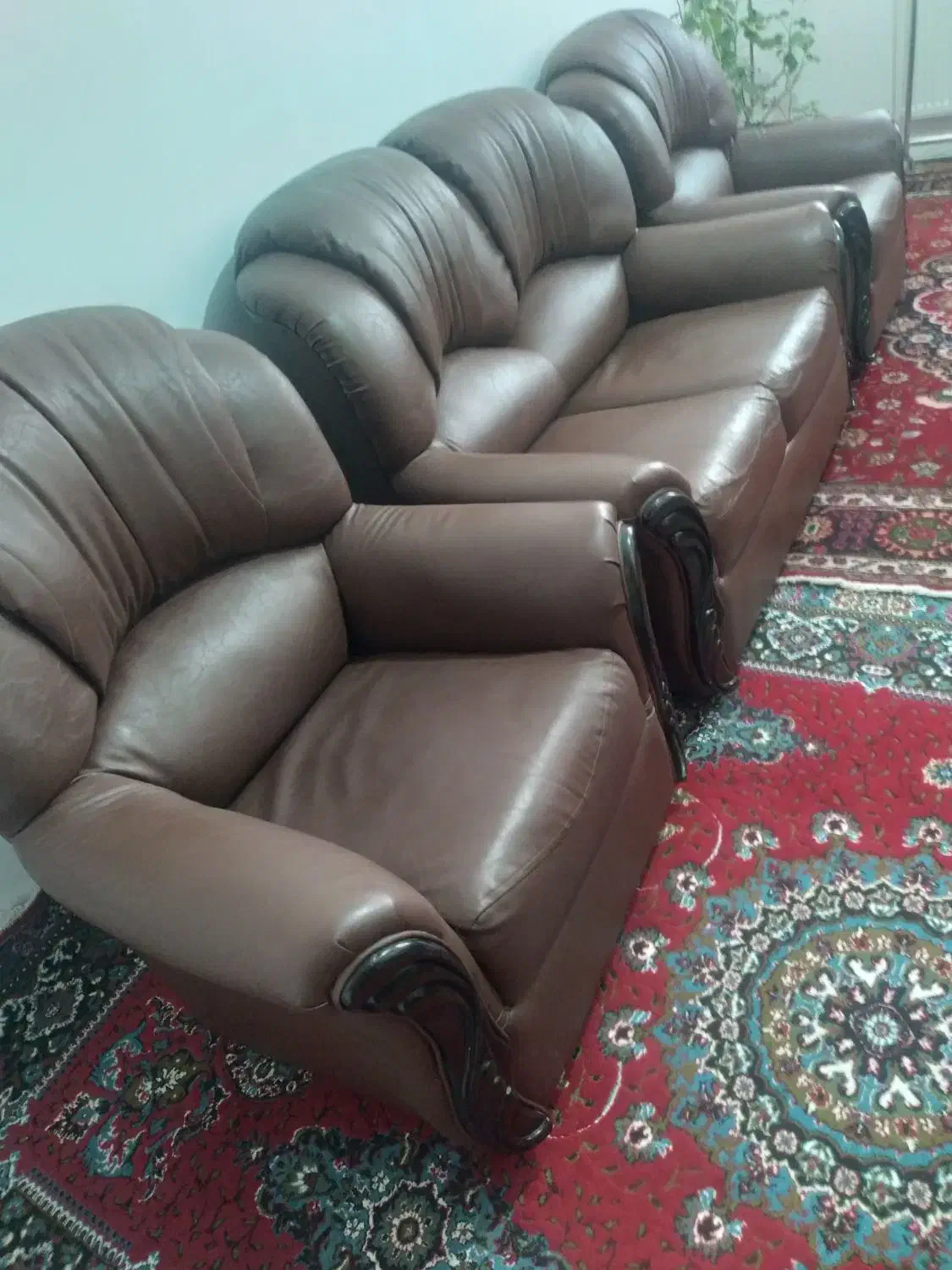 سرویس مبل چرمی ۷نفره کارکرده|دفتر کار|ماکو, |دیوار