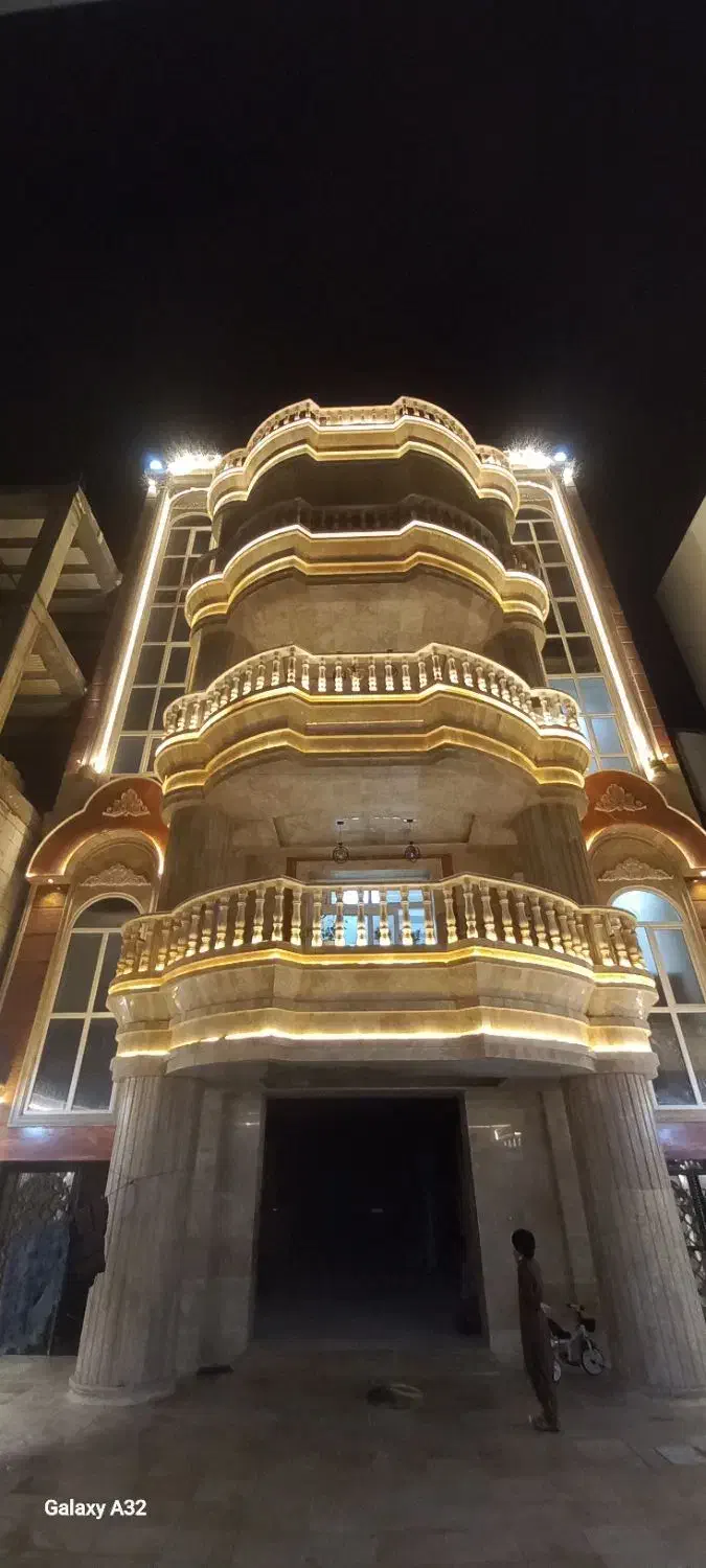 برقکاری ،عیب یابی ،نصب لوستر ،نورمخفی، رفع اتصالی|خدمات پیشه و مهارت|زاهدان, |دیوار