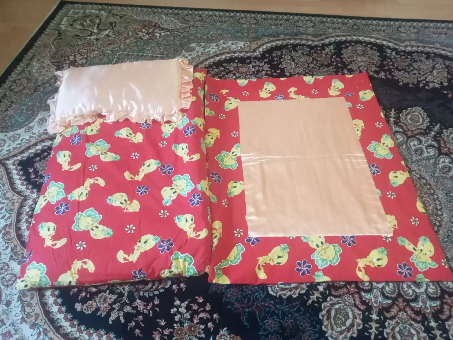 رختخواب|رختخواب، بالش، پتو|تبریز, |دیوار