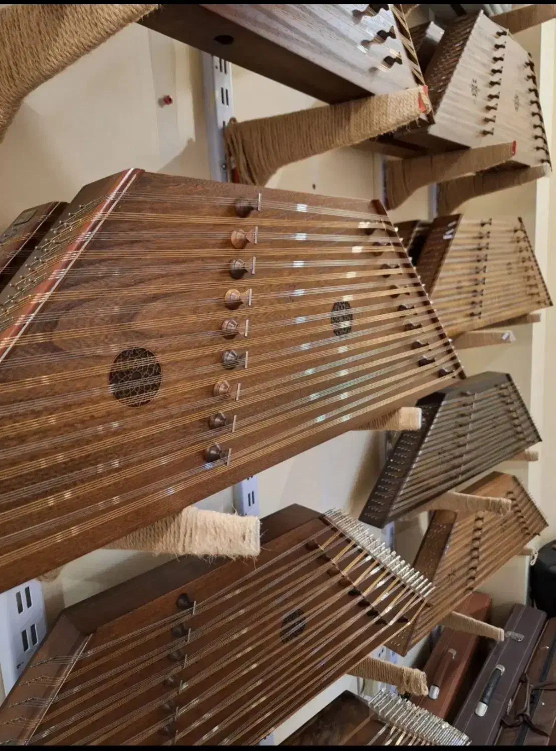 سنتور  تک مهره / چوب گردو *|سازهای سنتی|مشهد, ولیعصر (شهرک غرب)|دیوار