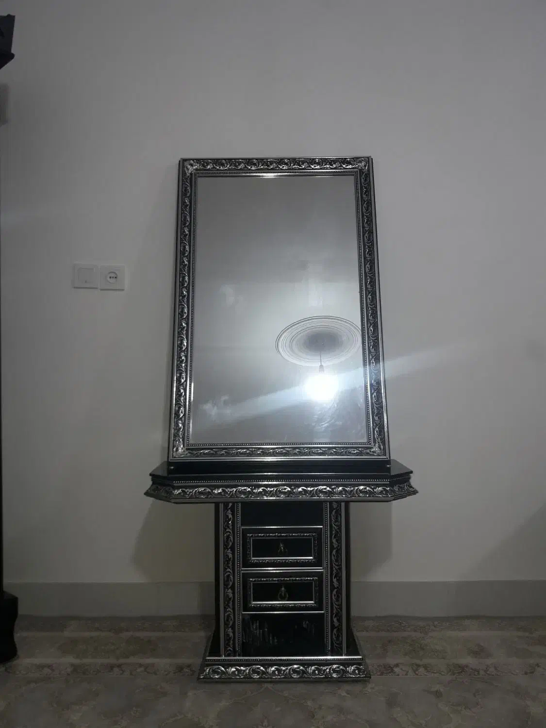 آینه شمعدون|آینه|نظرآباد, نظرآباد|دیوار