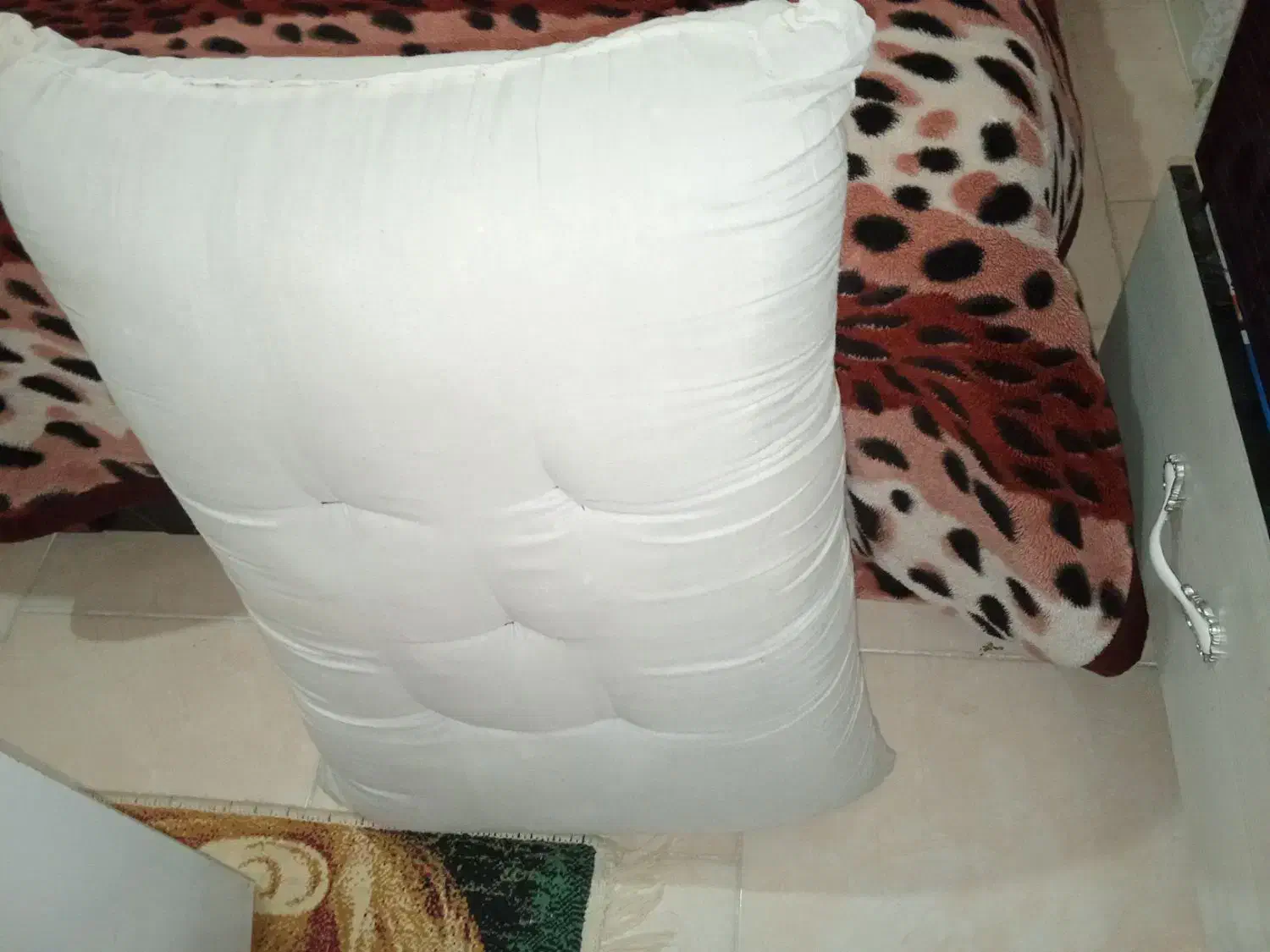 پشتی با الیاف نانو و جلد پشتی سلطنتی|پشتی|بندرعباس, |دیوار