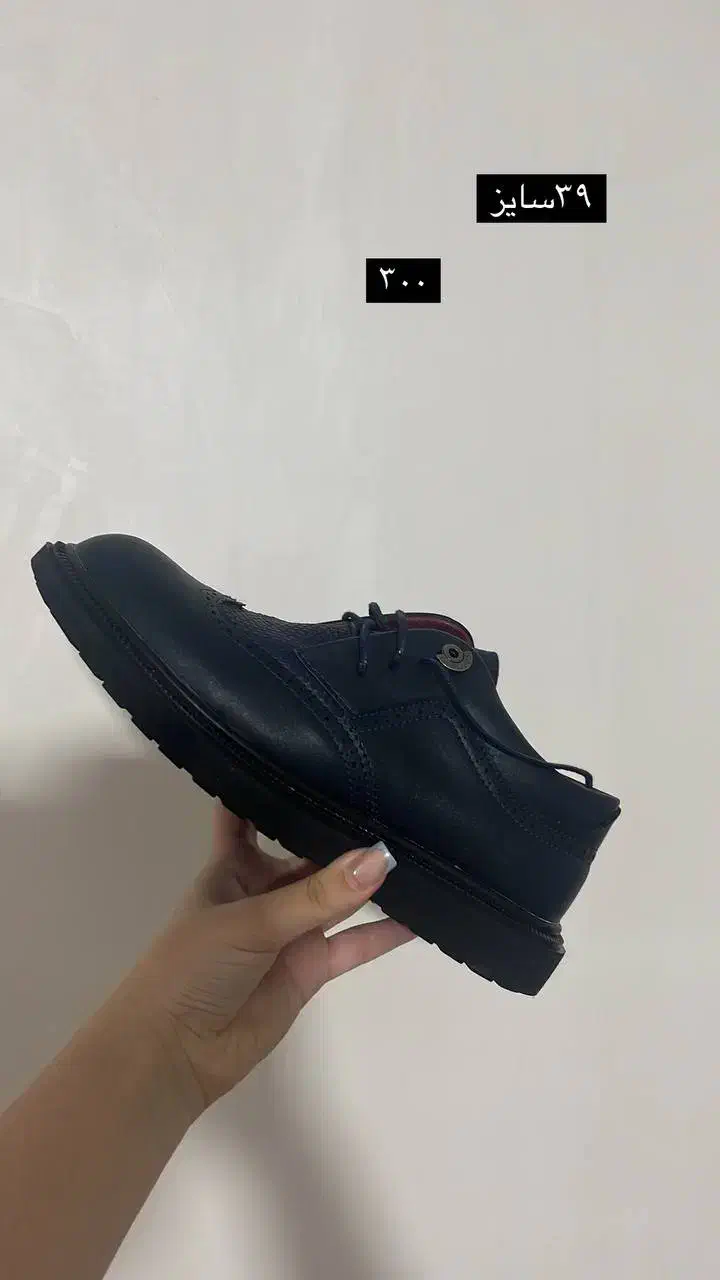 کتونی|کیف، کفش، کمربند|رشت, باهنر|دیوار