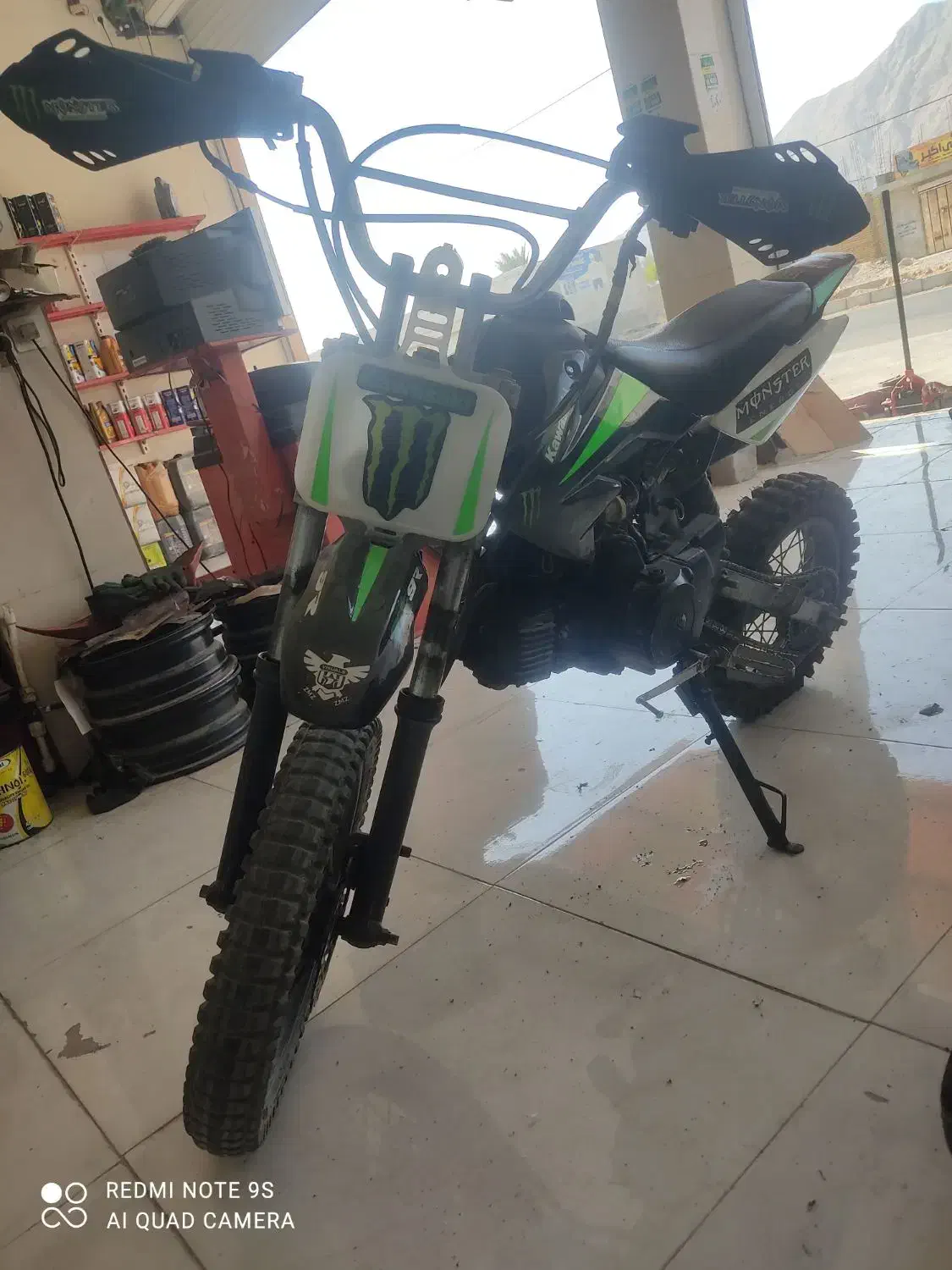 موتور مینی کراس|موتورسیکلت|خنج, |دیوار