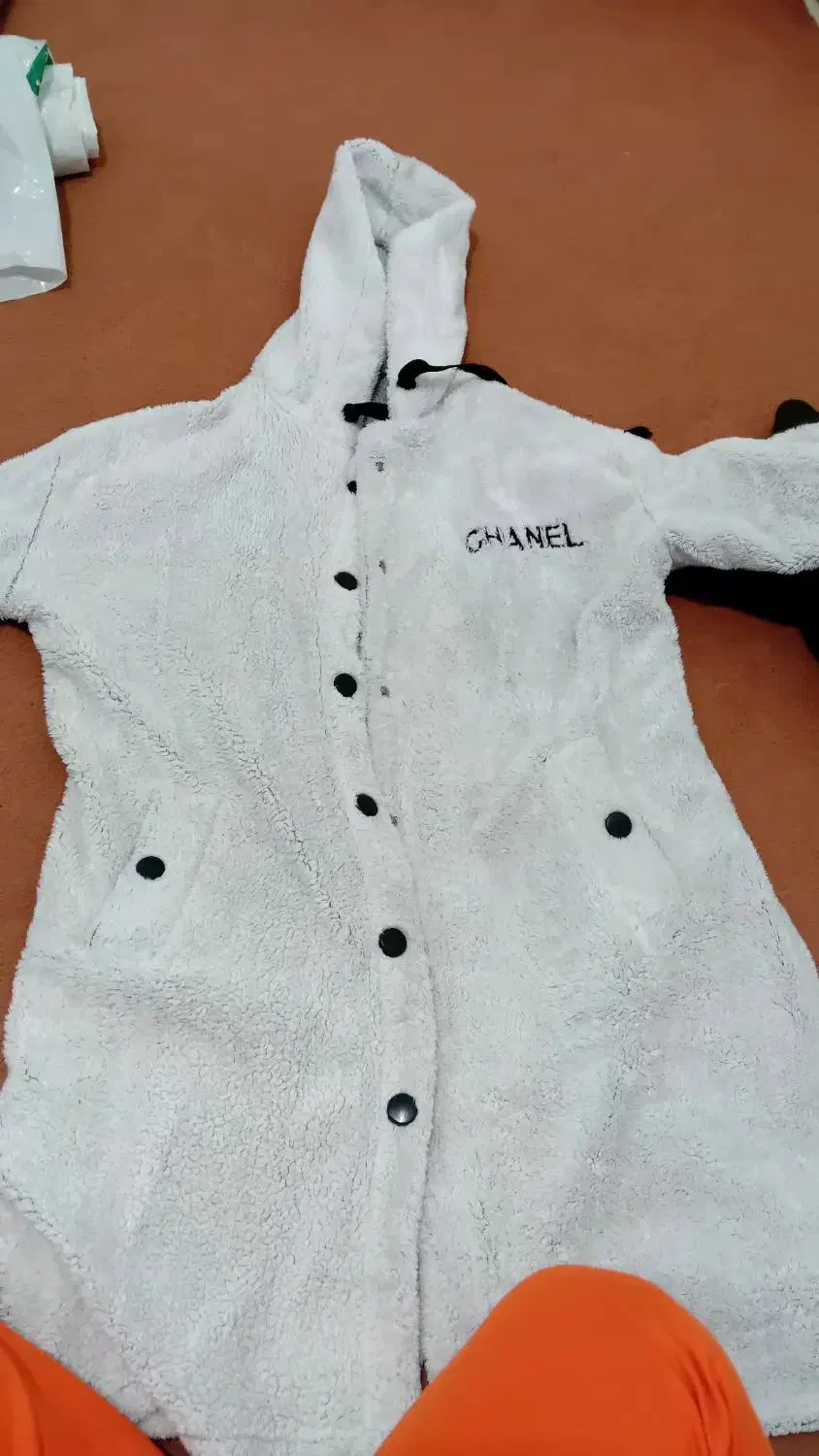 زنانه و مردانه|لباس|کوهسار (البرز), |دیوار