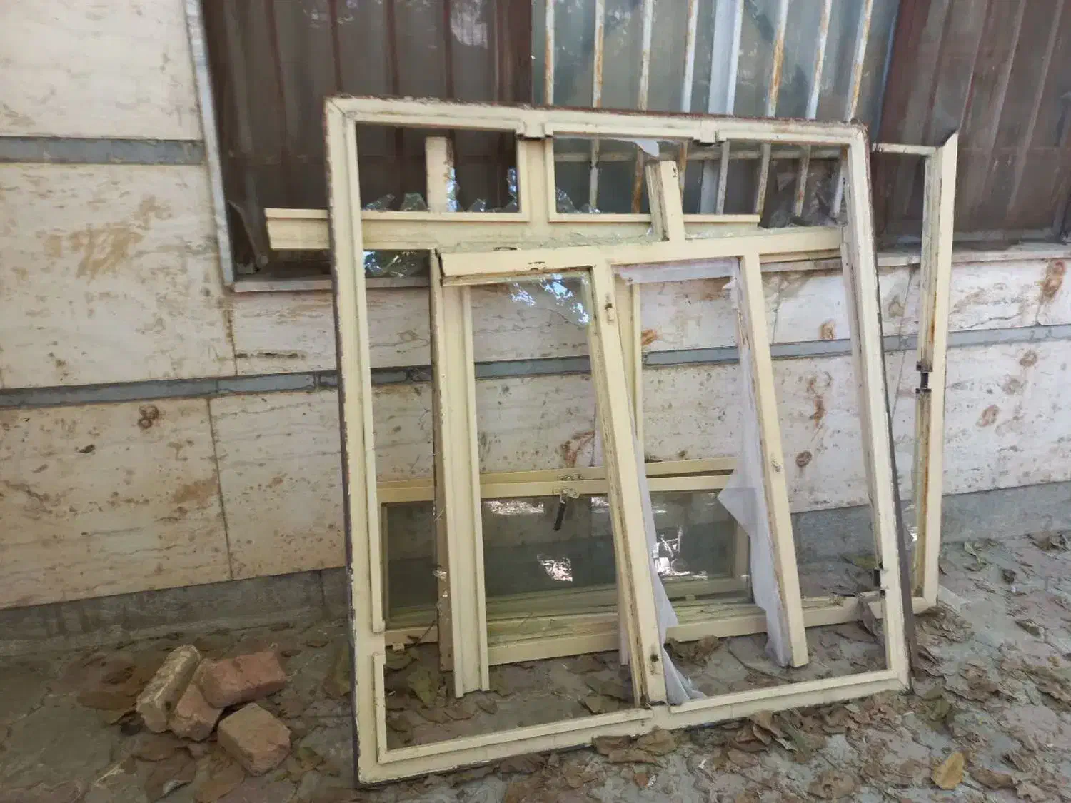 دو عدد پنجره درجه یک کامل|مصالح و تجهیزات ساختمان|نهاوند, |دیوار