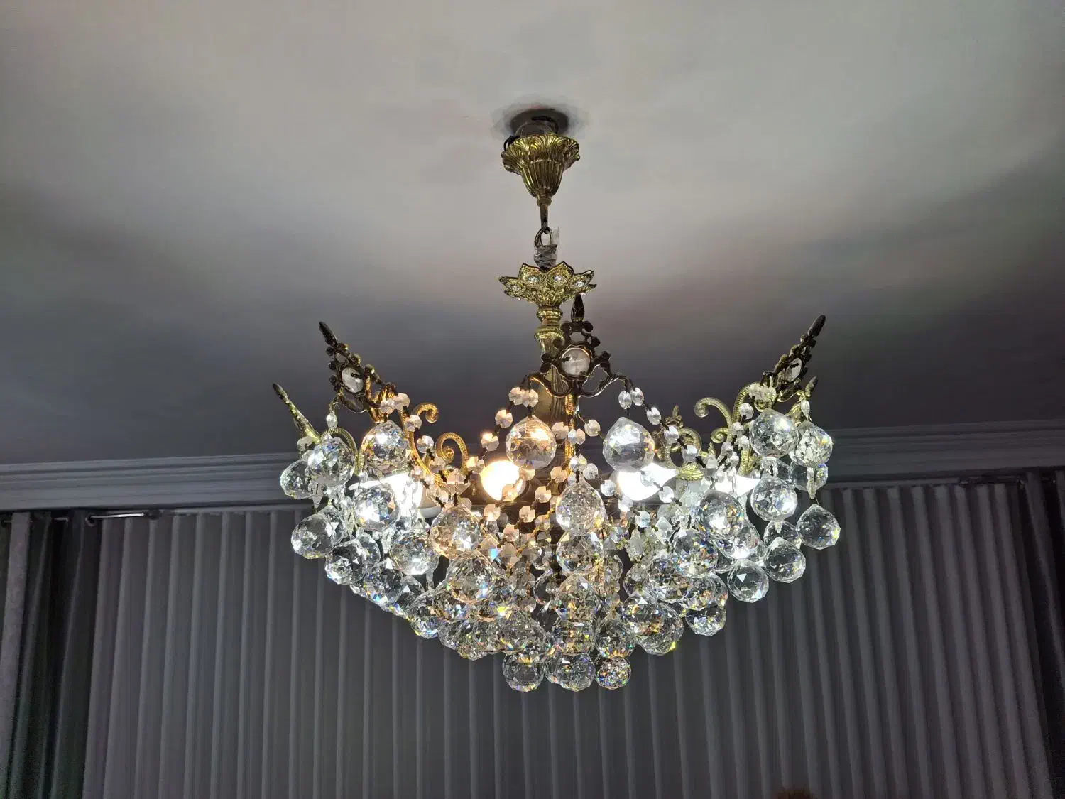 لوستر ۸ شاخه|لوستر و چراغ آویز|هشتگرد, شهرک بعثت|دیوار