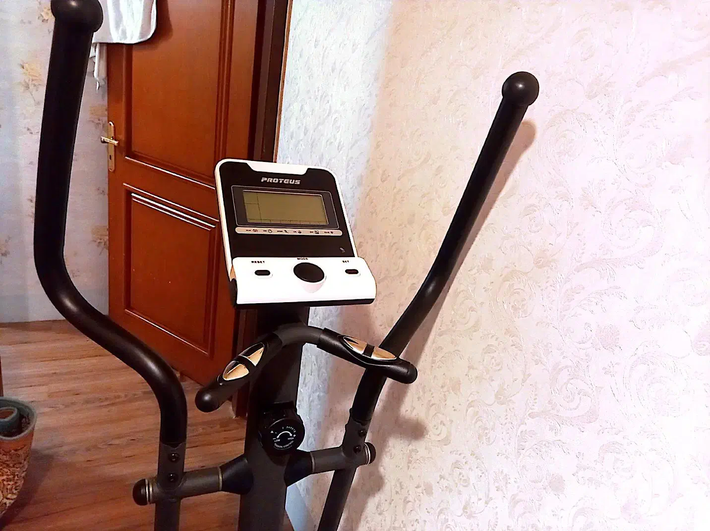 اسکی فضایی پروتئوس اپتیکال مانیتوردار|تجهیزات ورزشی|سنندج, |دیوار