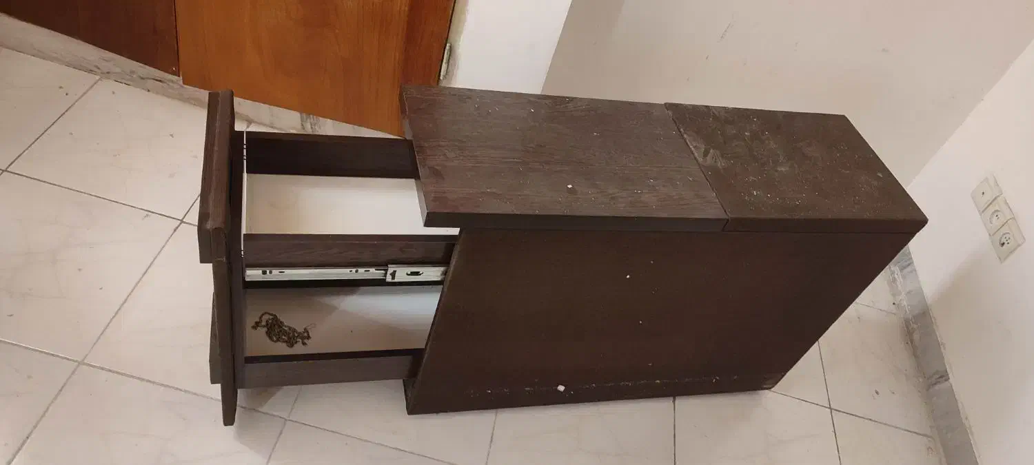 مبلمان و میز دکوری در حد نو و سالم|مبلمان خانگی و میز عسلی|اراک, |دیوار