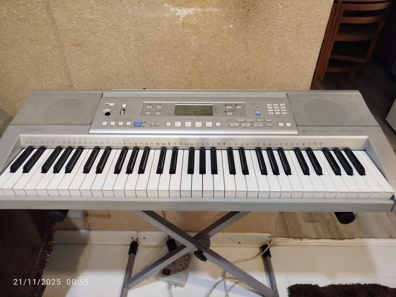 کلاویه پیانویی ۵ اکتاو با پایه ضربدری|پیانو، کیبورد، آکاردئون|صدرا-فارس, فاز ۱|دیوار