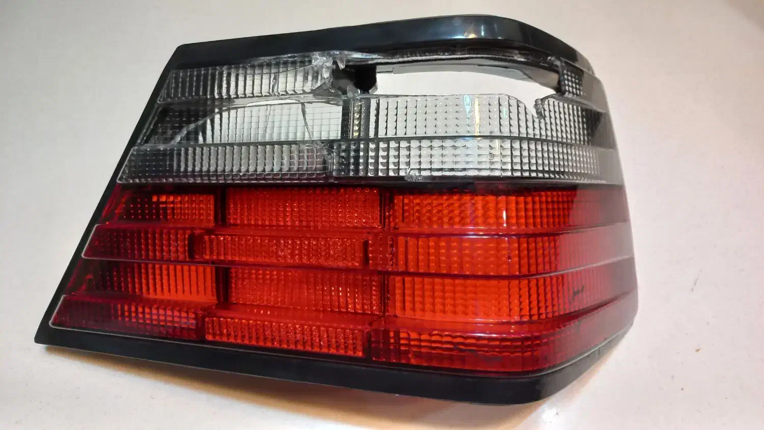 طلق خطر عقب بنز 124-E هلا المان|قطعات یدکی و لوازم جانبی|تهران, مجیدیه|دیوار