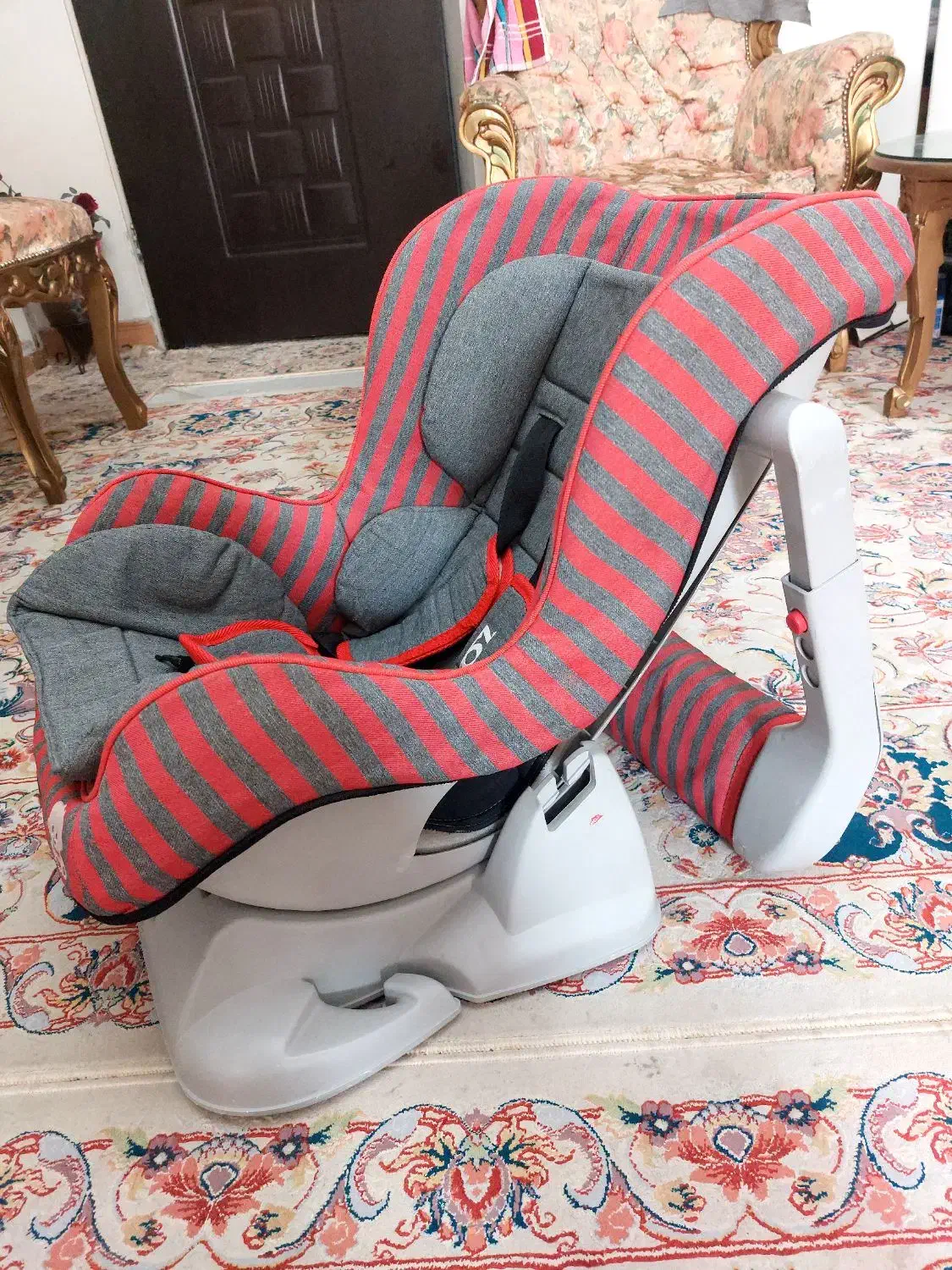 صندلی کودک، معاوضه|تخت و صندلی بچه|تهران, جی|دیوار