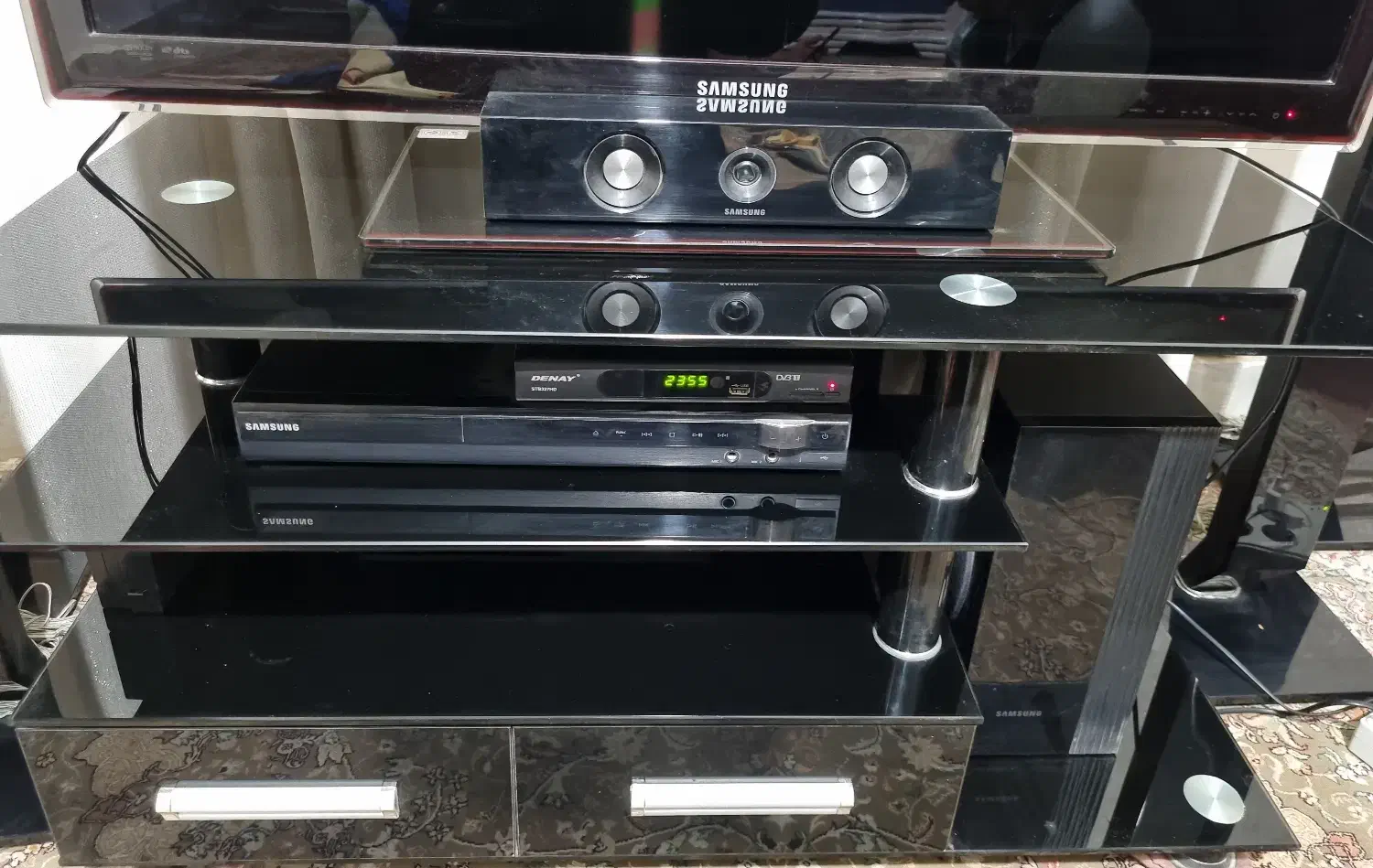 میز تلویزیون شیشه ای دارای دو کشو|میز تلویزیون|قدس, شهرقدس|دیوار