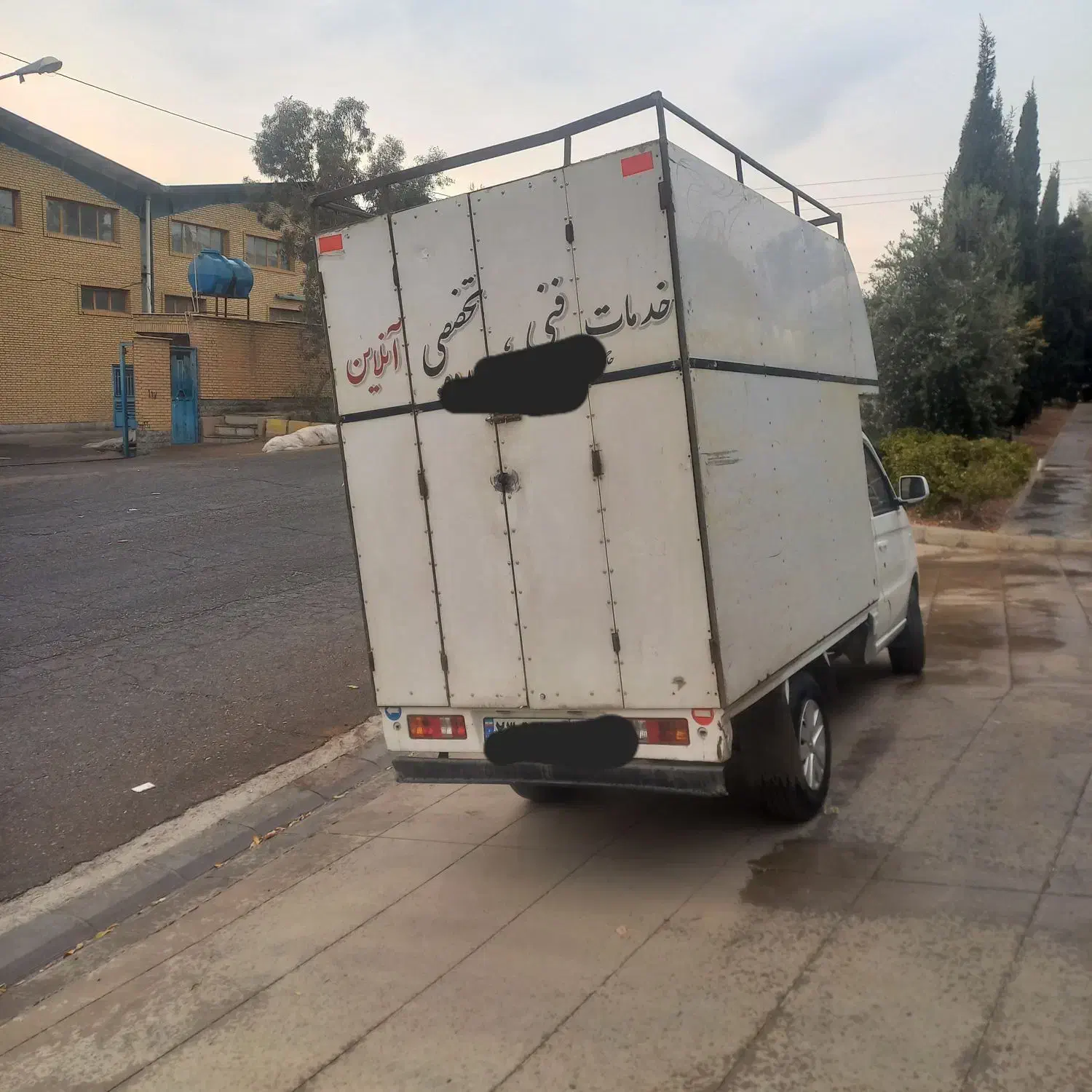 وانت هیوسو مدل ۹۸ بی رنگ شاسی سالم|خودرو سواری و وانت|تهران, فلسطین (میدان انقلاب)|دیوار