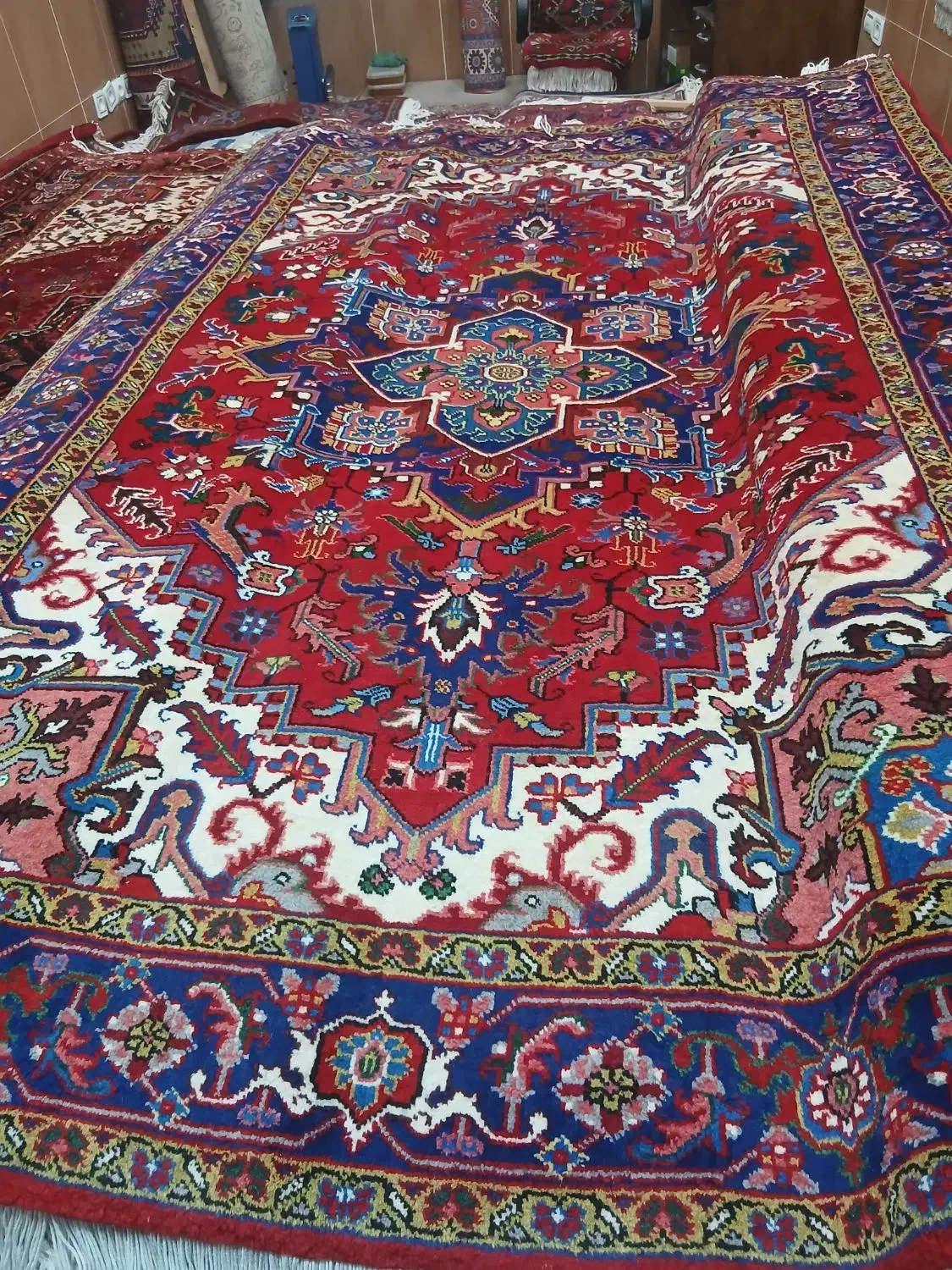 یک جفت شش متری یک نوحال|فرش|میانه, |دیوار