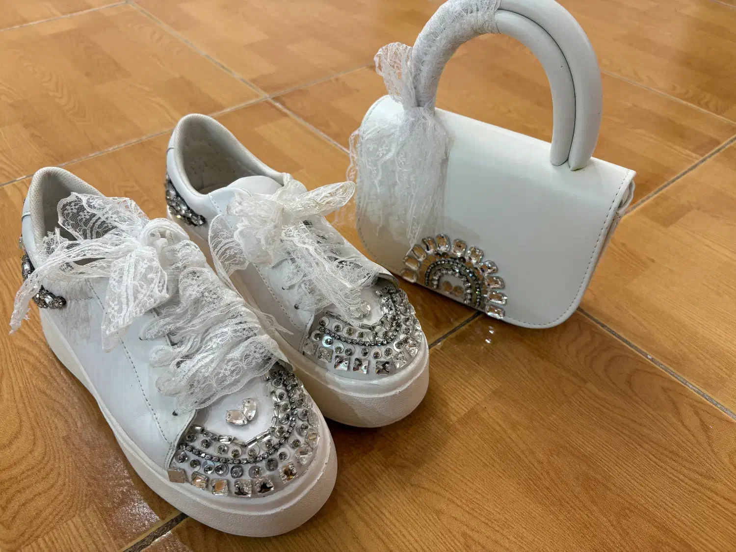 کیف و کتونی ست کارشده|کیف، کفش، کمربند|گنبد کاووس, |دیوار