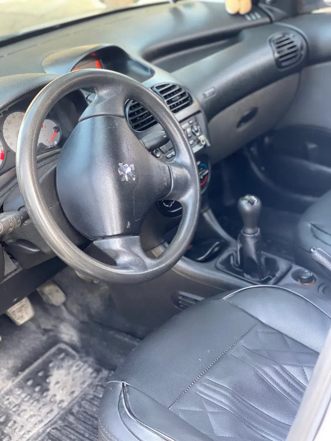 206مدل1401|خودرو سواری و وانت|تربت جام, نظامی|دیوار