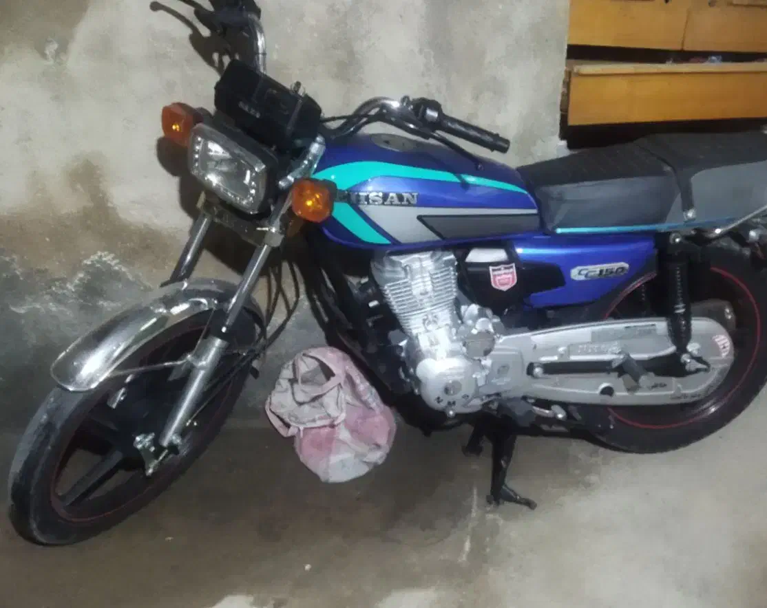 موتور خشک ۷۰۰ تا کارکرد|موتورسیکلت|بومهن, |دیوار