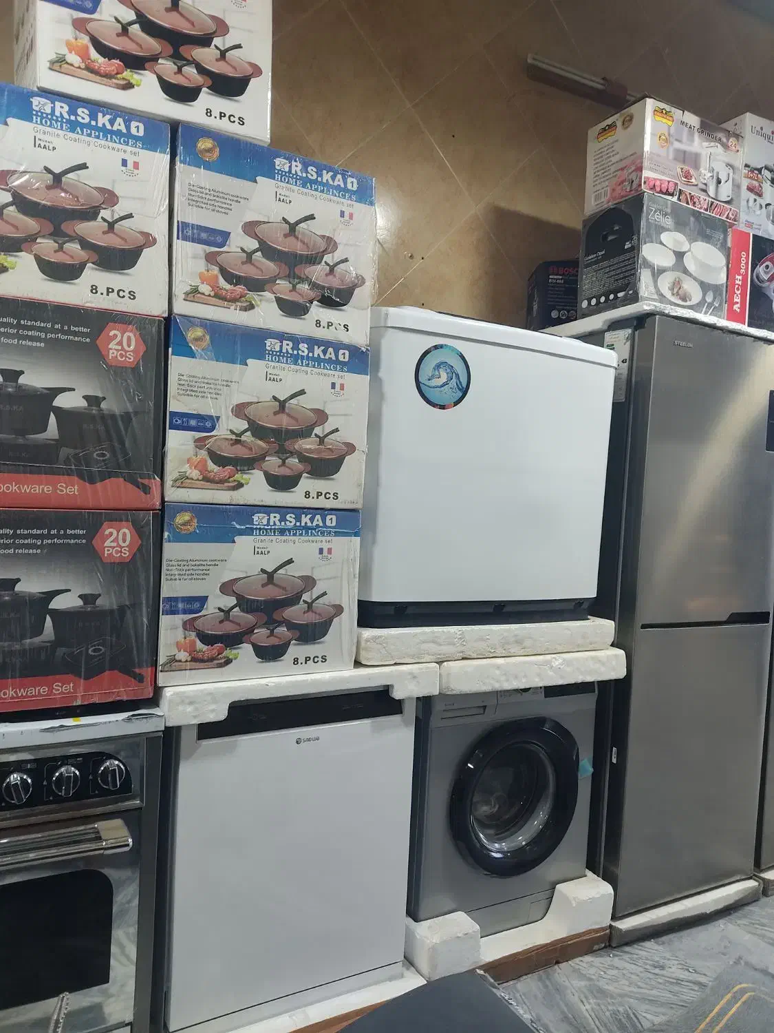 قابلمه چدن 8پارچه|ظروف سرو و پذیرایی|بروجرد, |دیوار