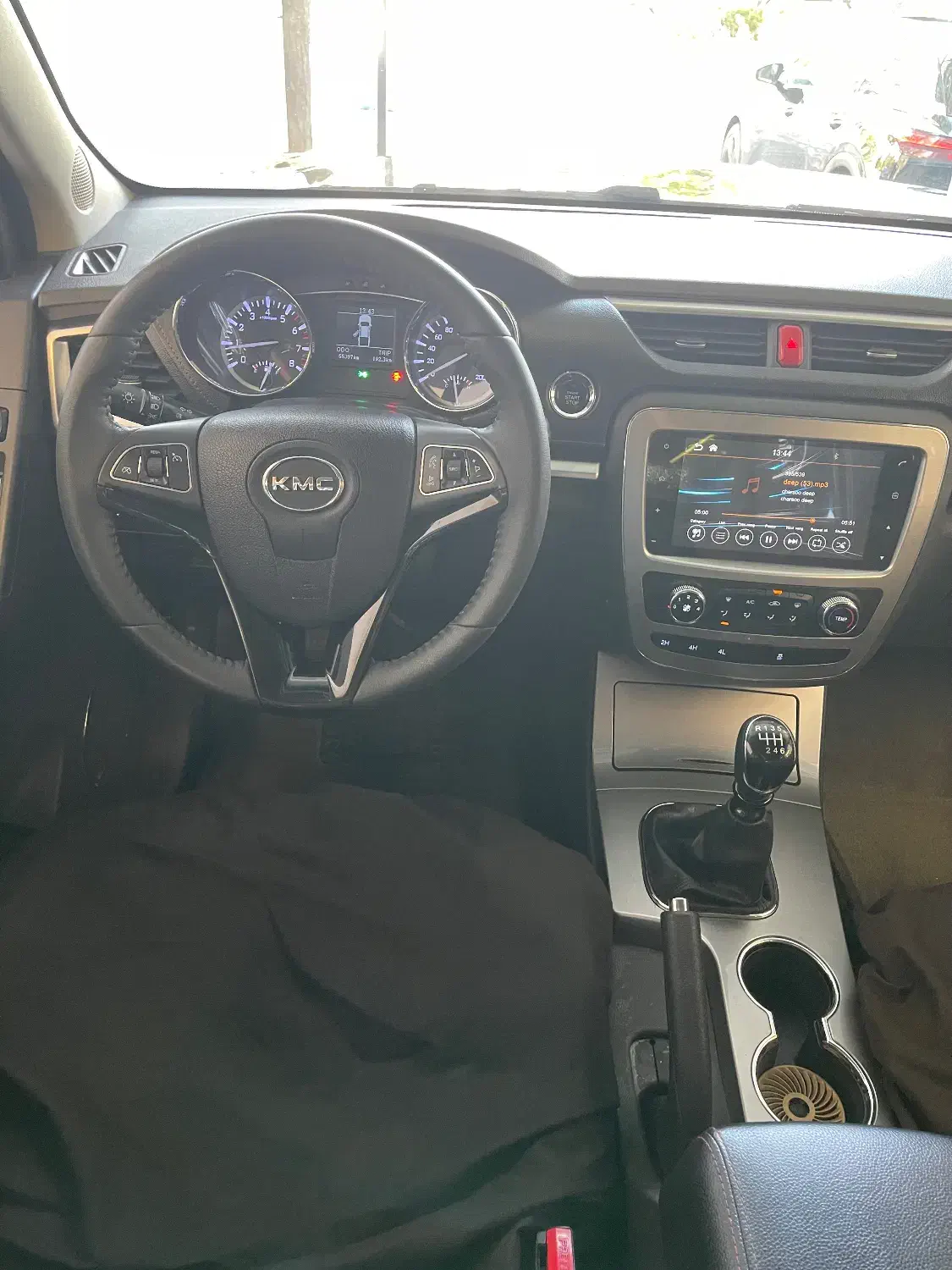 کی ام سی T8|خودرو سواری و وانت|شیراز, قدوسی شرقی|دیوار