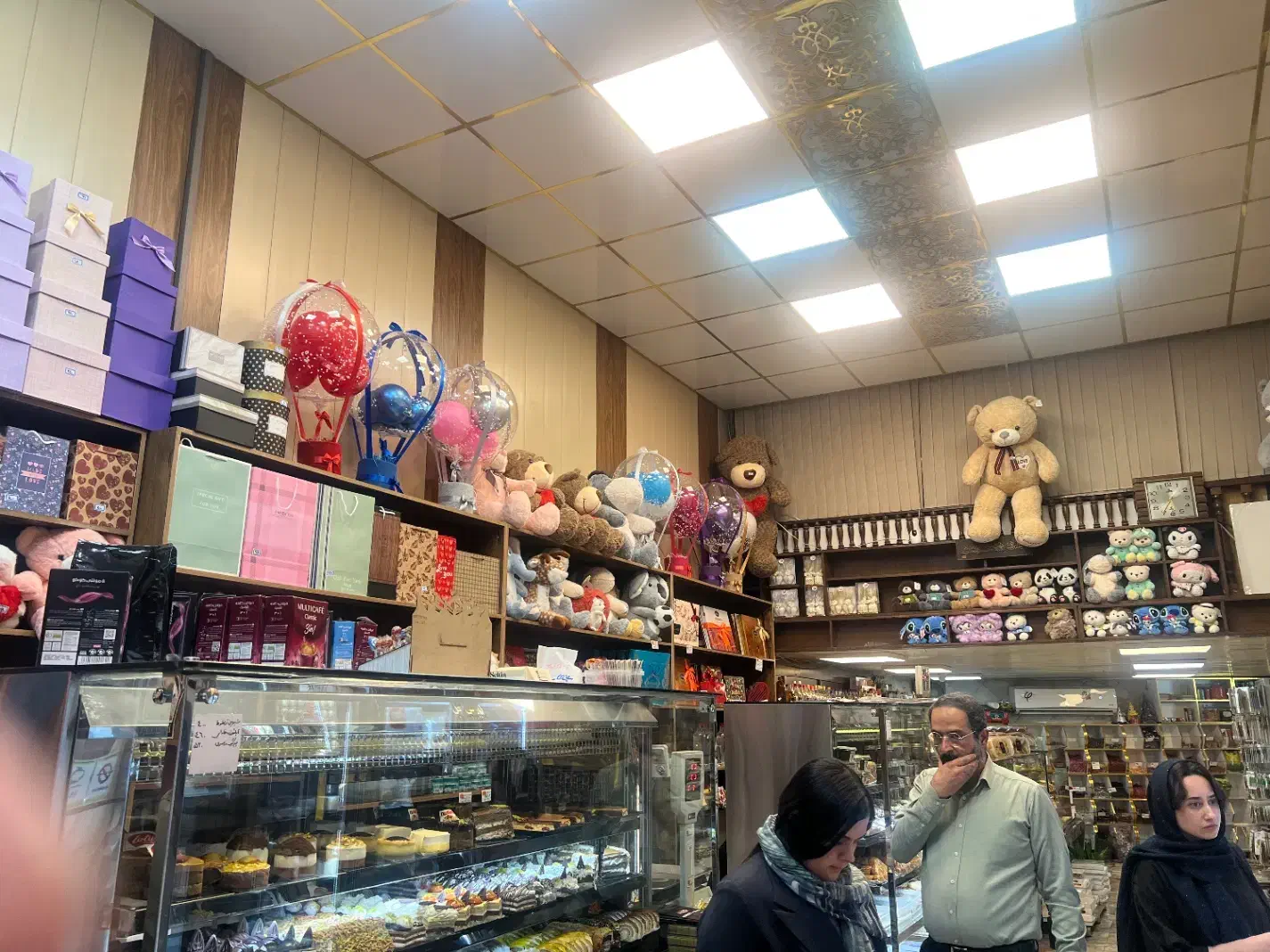 فروشنده شیرینی فروشی|استخدام خدمات فروشگاه و رستوران|تهران, جهاد|دیوار