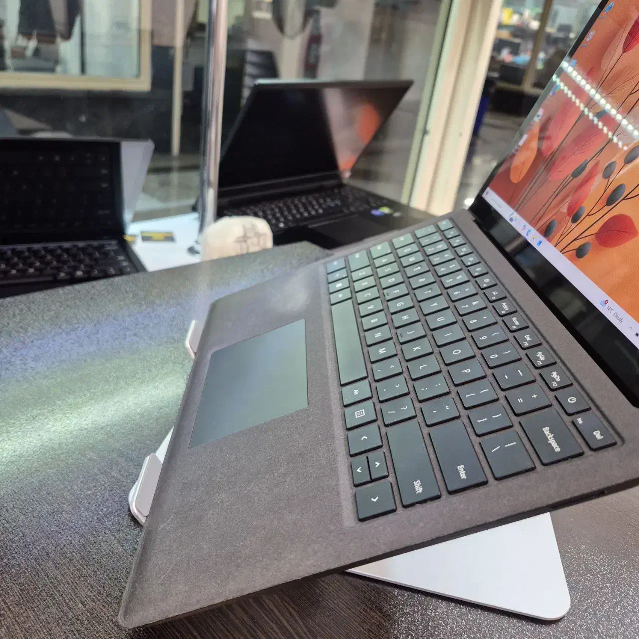 سرفیس لپتاپ ۲ رنگ مشکی رم ۱۶ Surface laptop 2 i7|رایانه همراه|تهران, فلسطین (میدان انقلاب)|دیوار