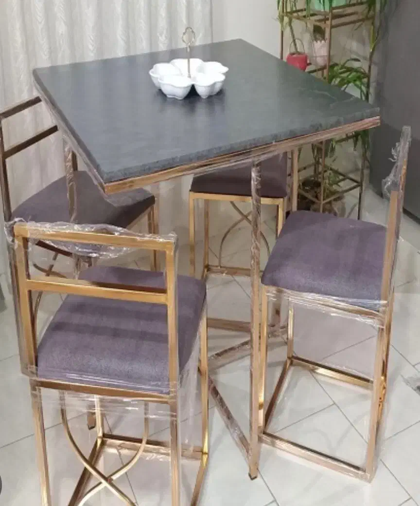 میز کم جا|میز و صندلی غذاخوری|خرم‌آباد, |دیوار